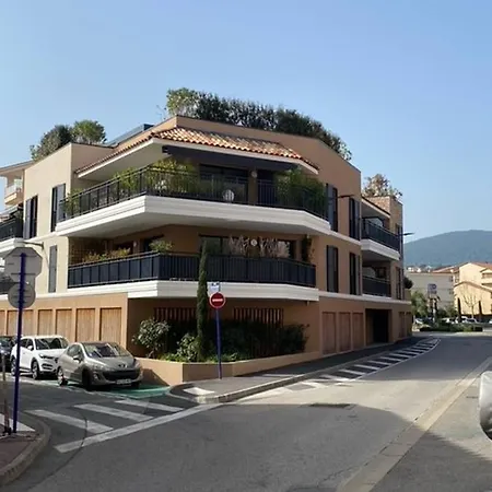 Air Conditioned Studio Flat In Downtown Sainte- Maxime For 2 People Parking Διαμέρισμα